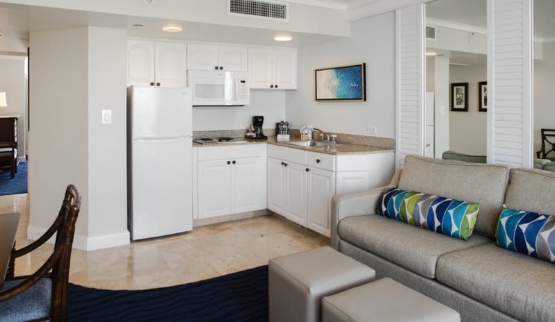 Tradewinds Island Grand - Tropical One Bedroom Suite  with Kitchen
